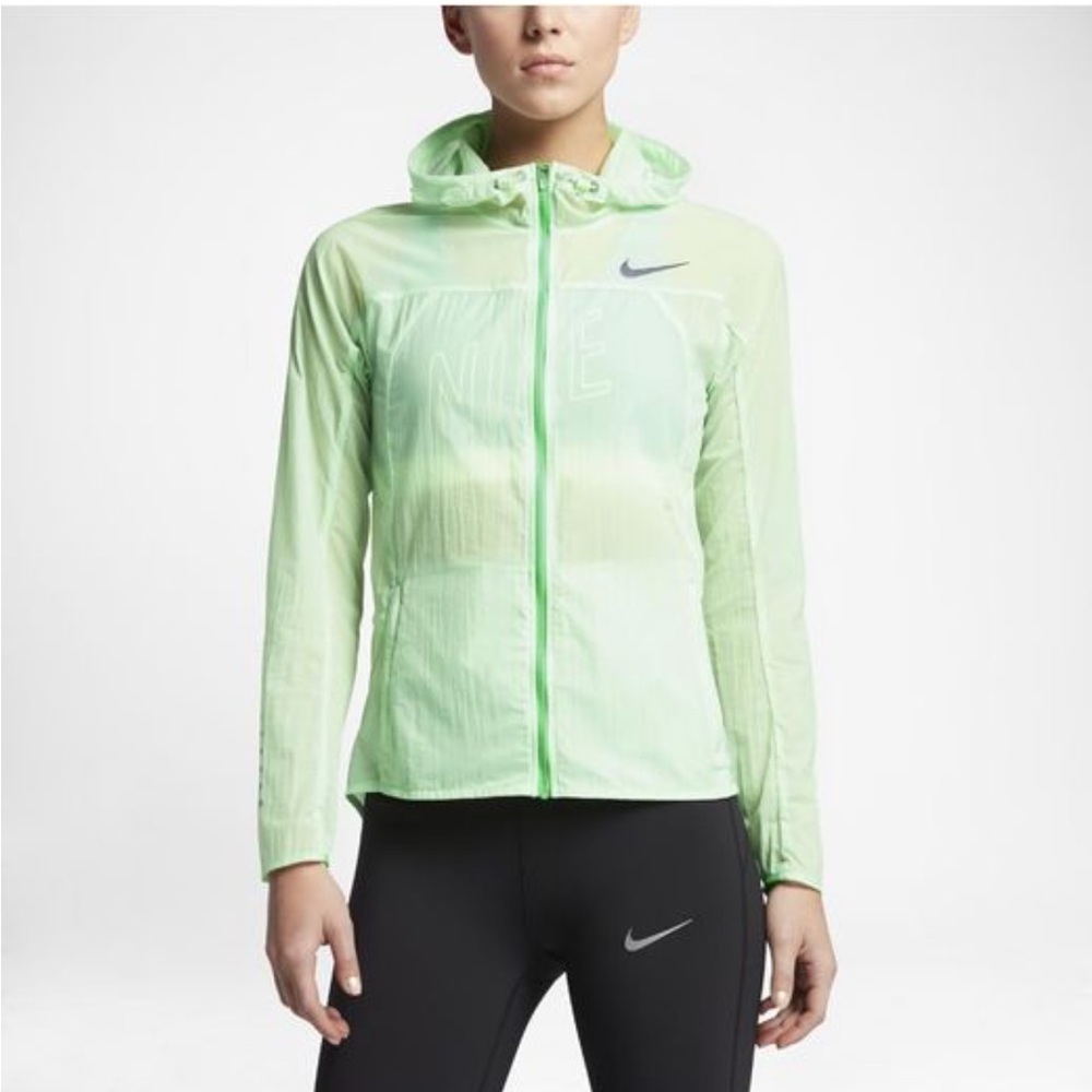Nike lightweight windbreaker size small. Worn once.